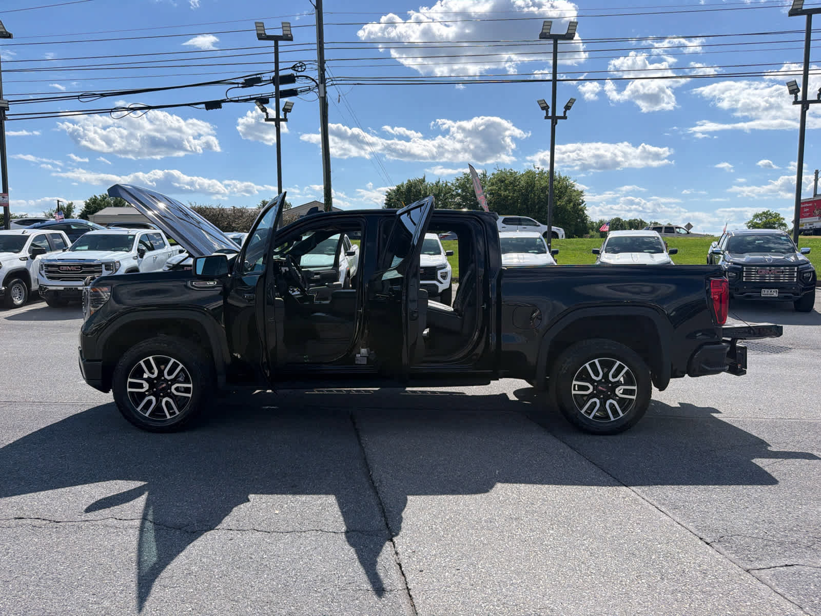 Used 2023 GMC Sierra 1500 AT4 w/ AT4 Premium Package AWD/4WD image 30