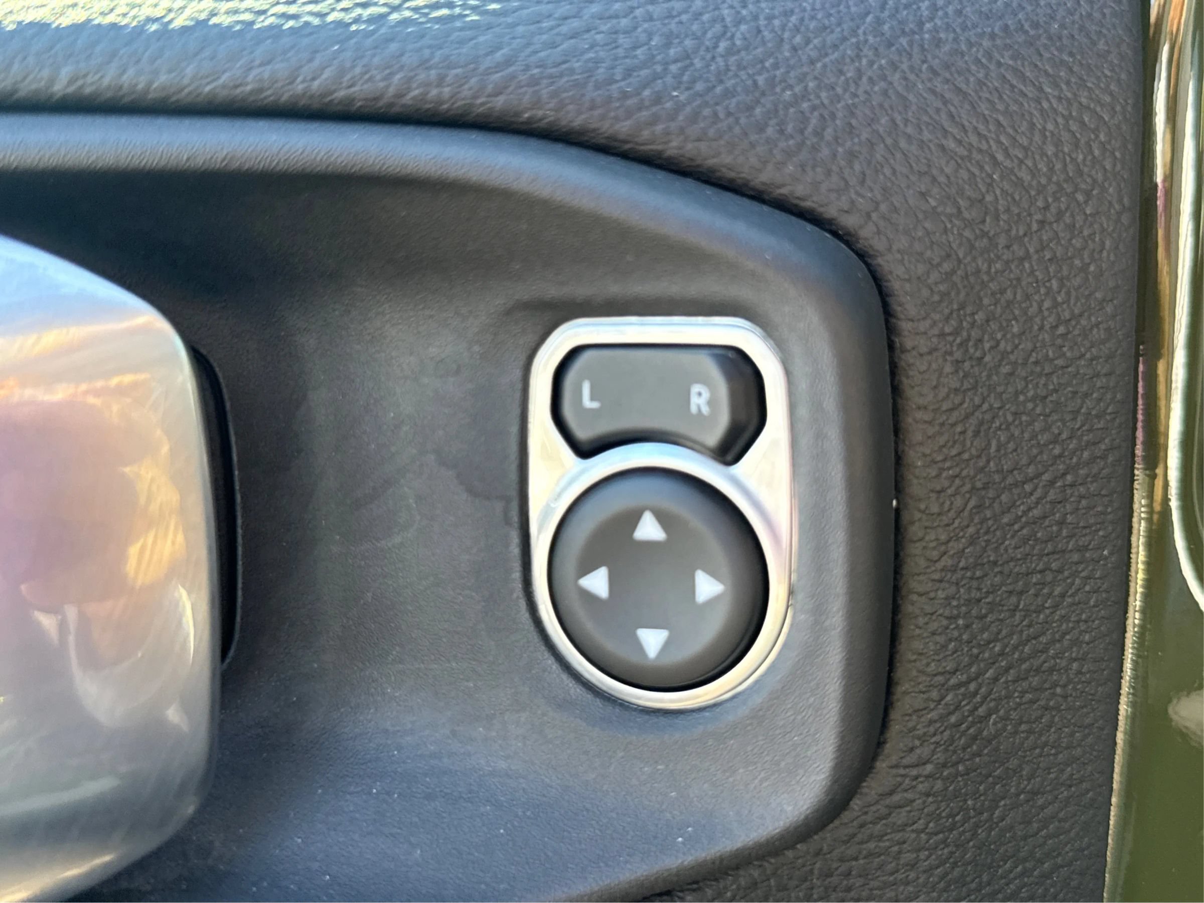 Used 2022 Jeep Gladiator Mojave w/ Cold Weather Group image 39