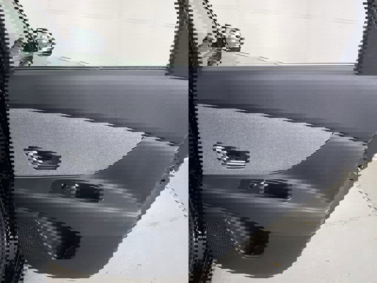 Used 2023 Hyundai Elantra Limited image 22