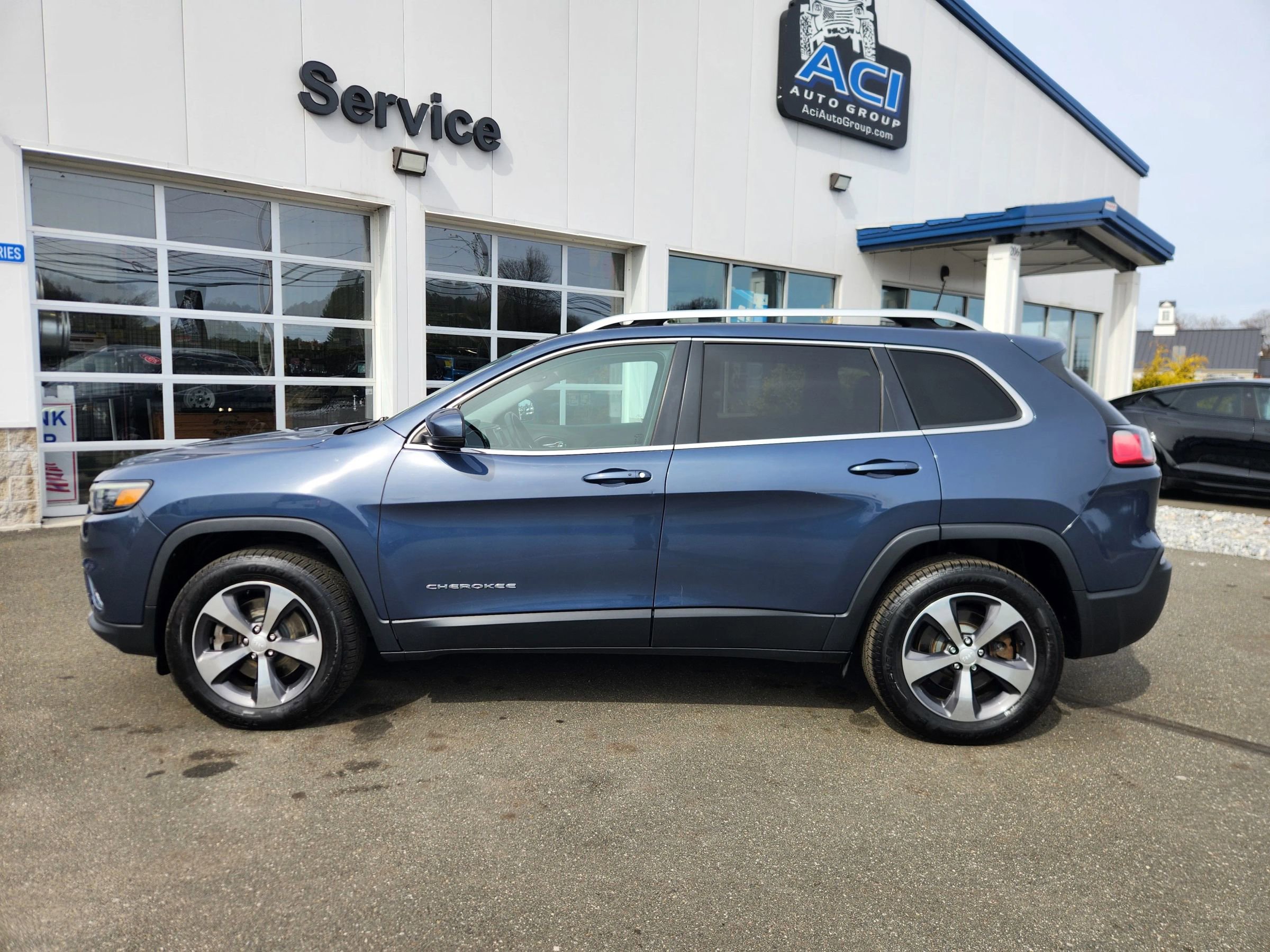 Used 2019 Jeep Cherokee Limited image 9