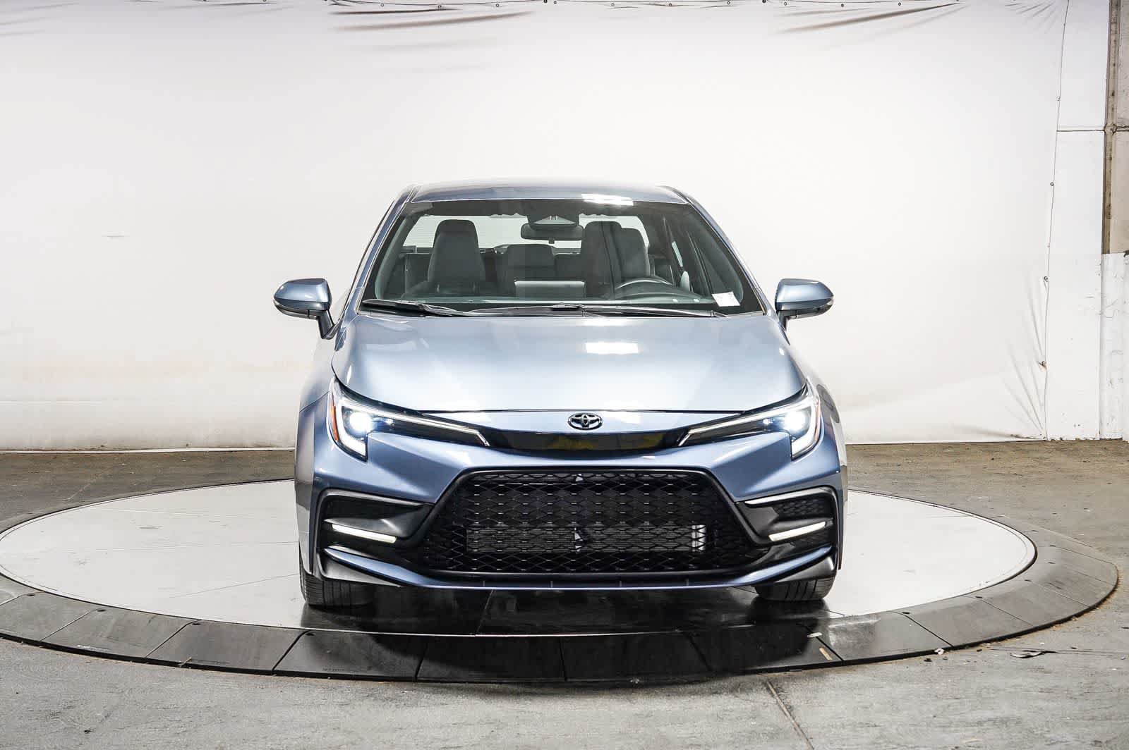 Used 2025 Toyota Corolla SE FWD image 6