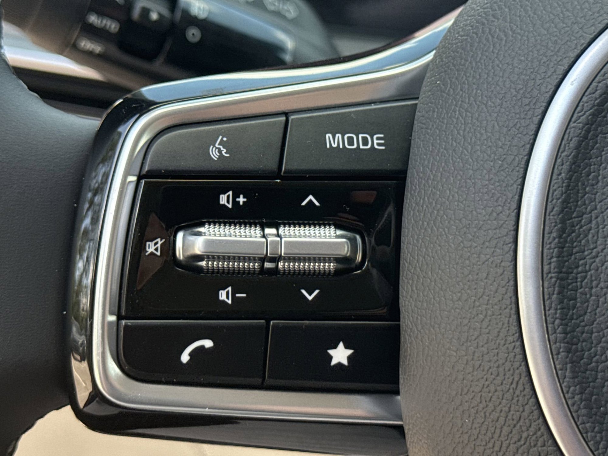 New 2025 Kia Sorento SX image 28