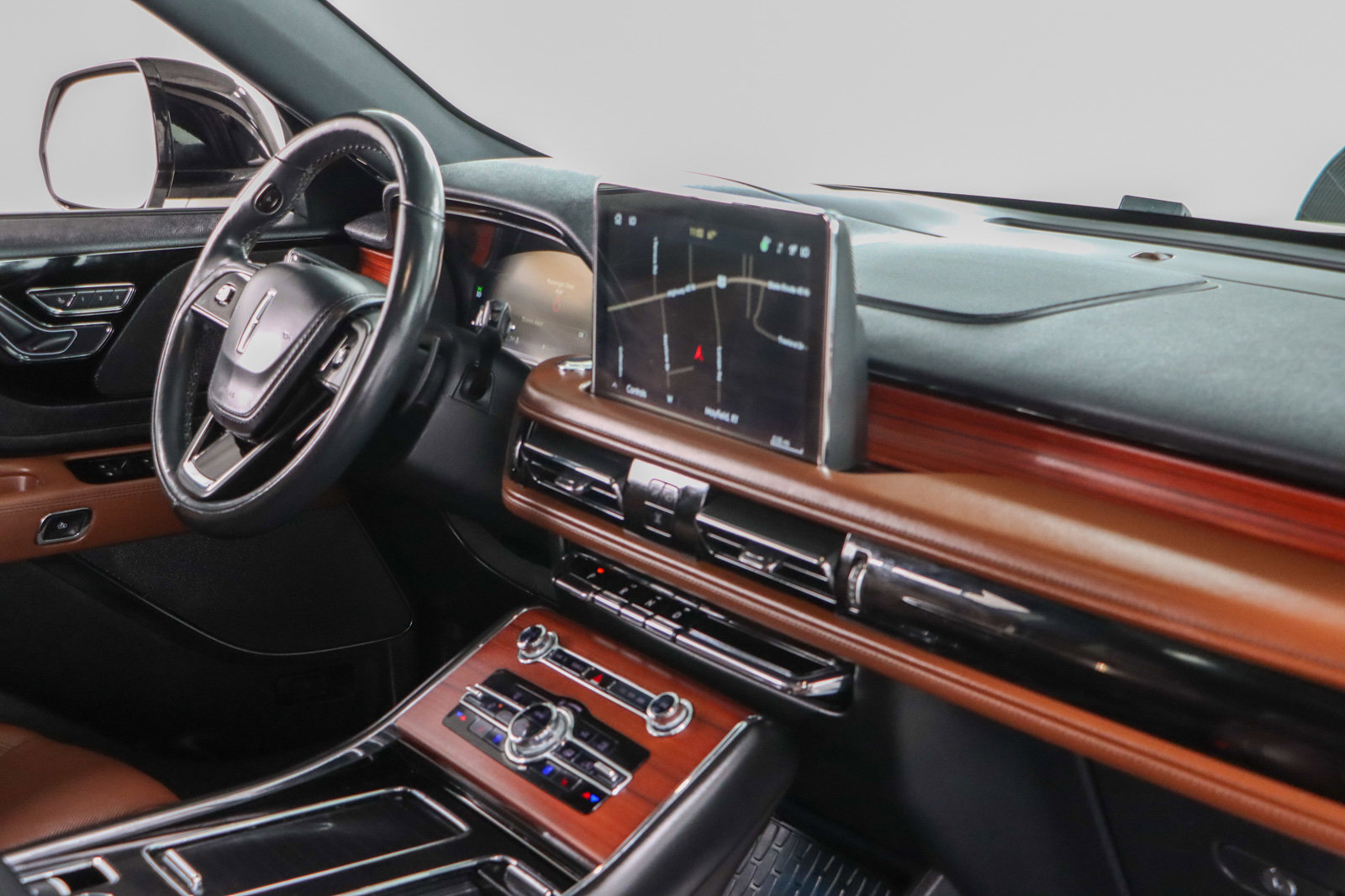 Used 2023 Lincoln Aviator Reserve w/ Equipment Group 201A image 27