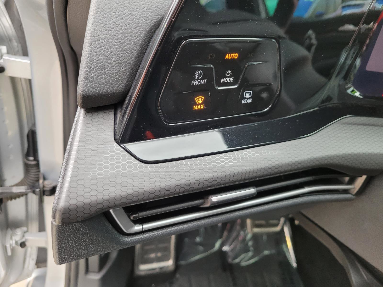 Used 2022 Volkswagen GTI Autobahn image 27