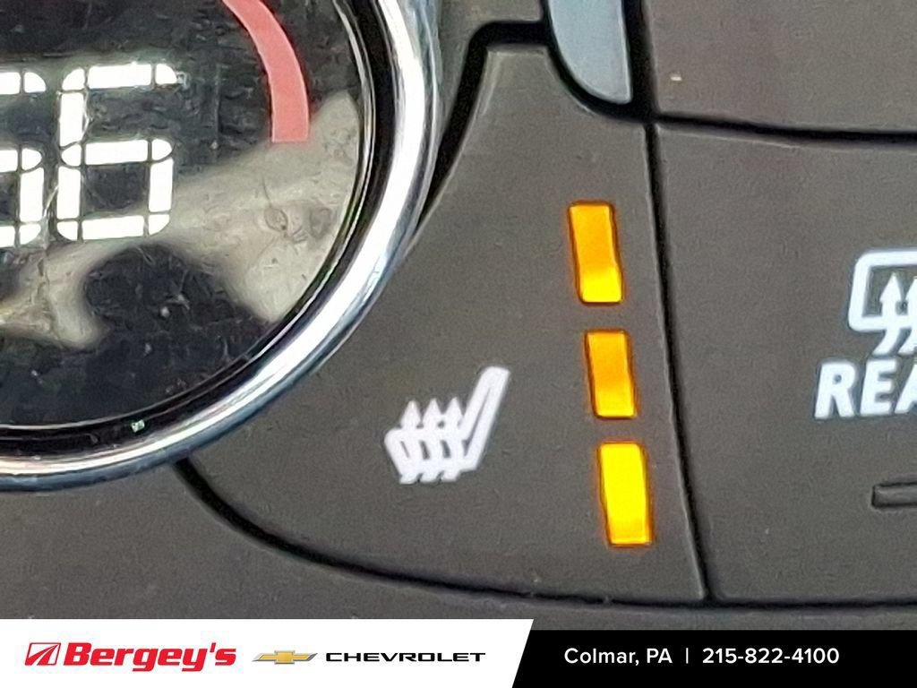 Used 2023 Chevrolet Traverse LT w/ LPO, Floor Liner Package AWD/4WD image 28