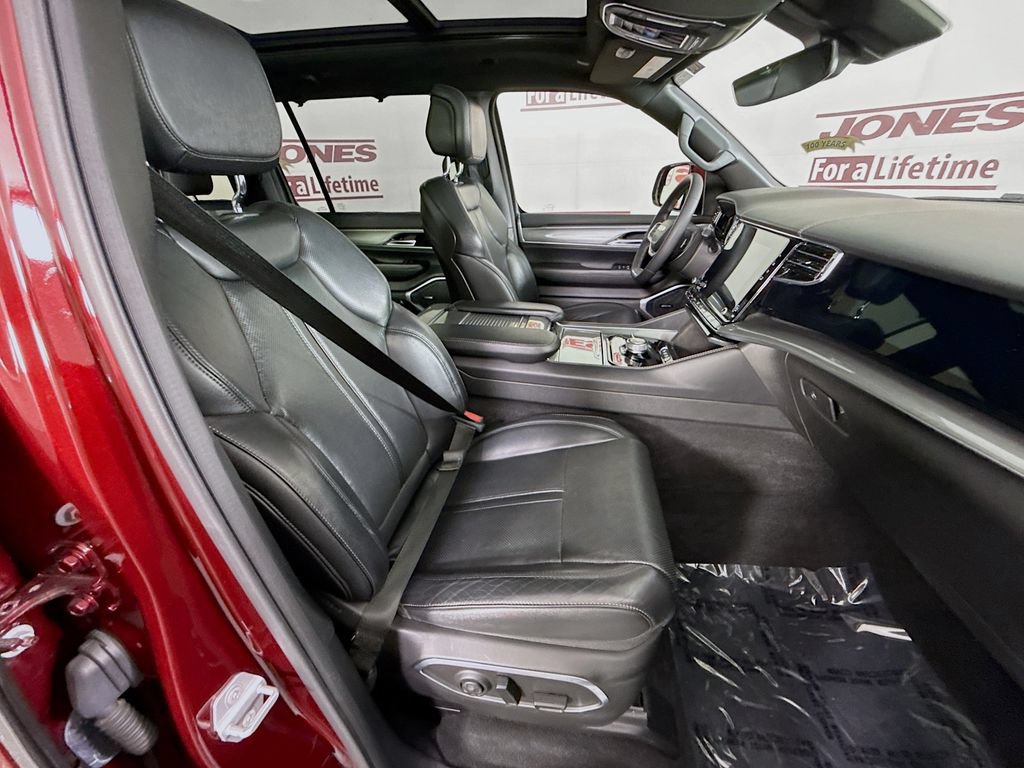 Used 2022 Jeep Wagoneer Series I AWD/4WD image 35