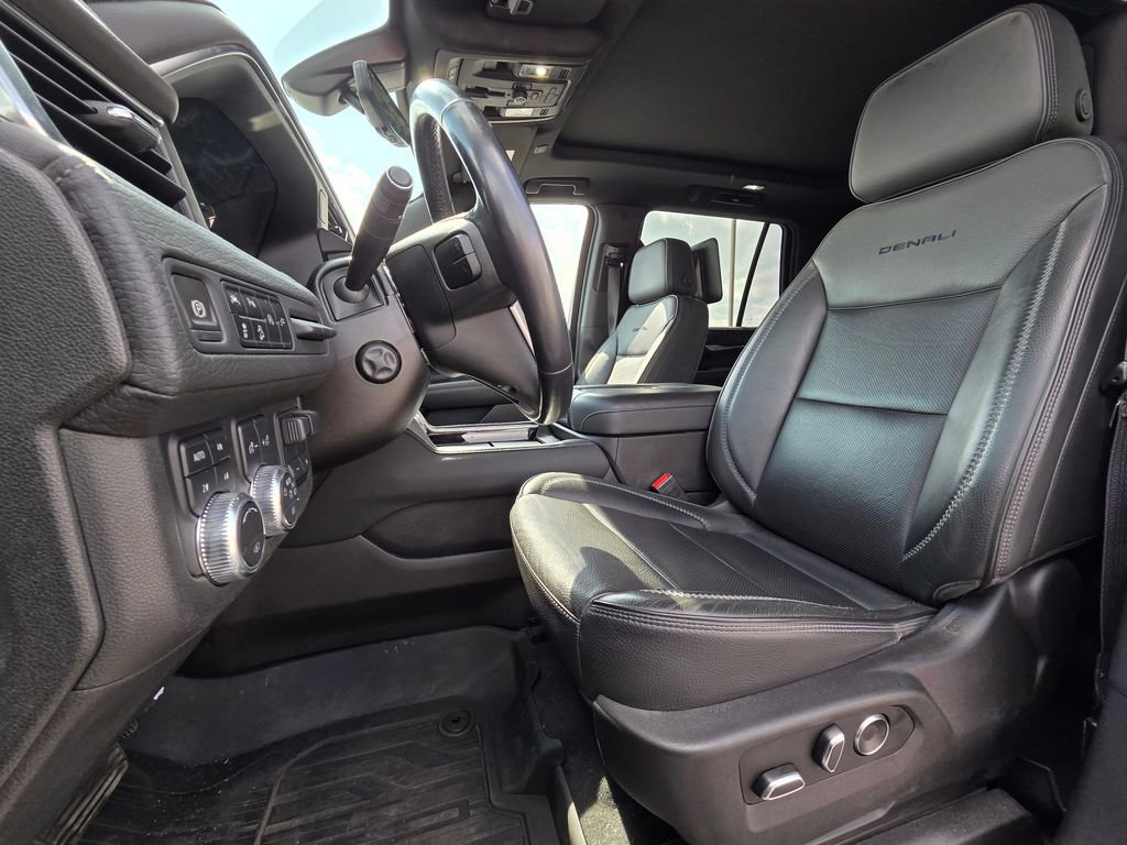 Used 2021 GMC Yukon Denali w/ Denali Ultimate Package AWD/4WD image 22