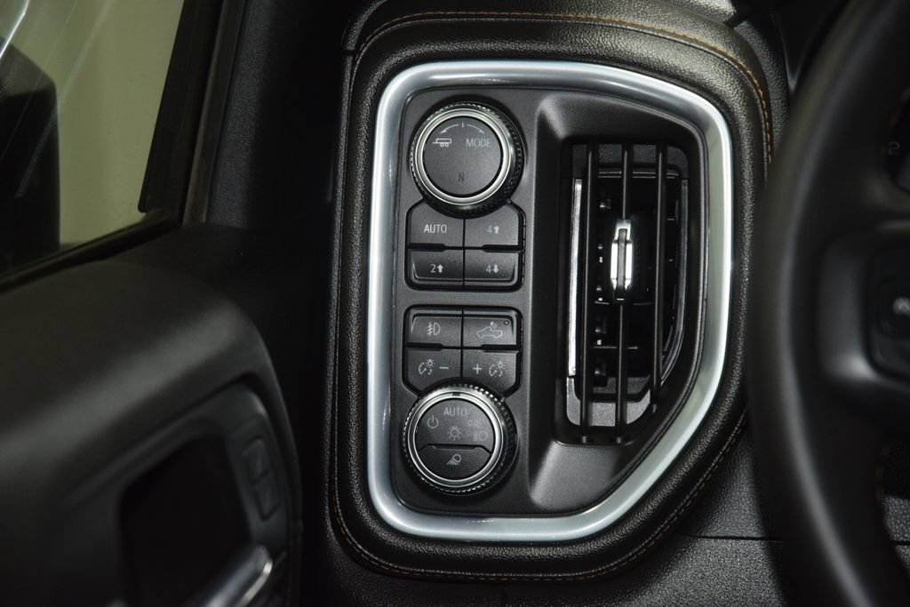 Used 2022 GMC Sierra 3500 AT4 w/ AT4 Preferred Package image 39