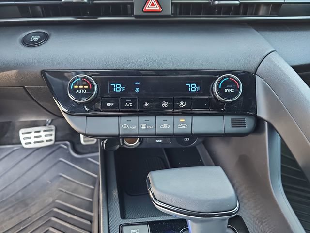 Used 2025 Hyundai Elantra Sport image 26