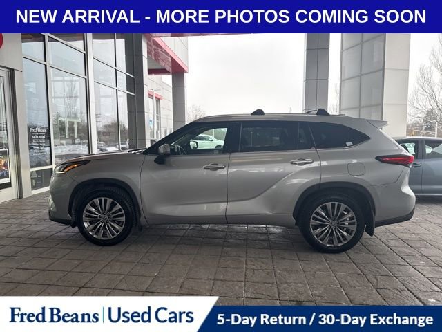 Used 2023 Toyota Highlander Platinum image 7
