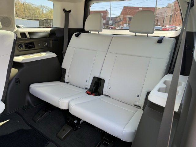 Used 2025 Hyundai Santa Fe Calligraphy image 18