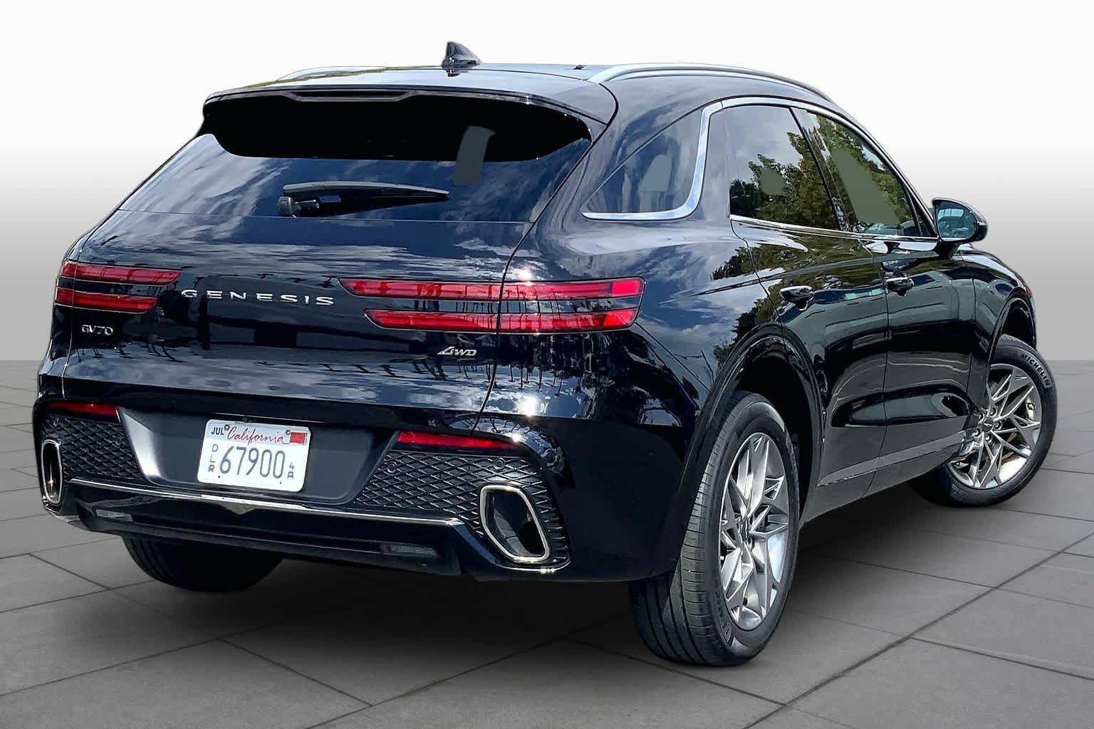Used 2025 Genesis GV70 2.5T w/ Advanced Package AWD/4WD image 12