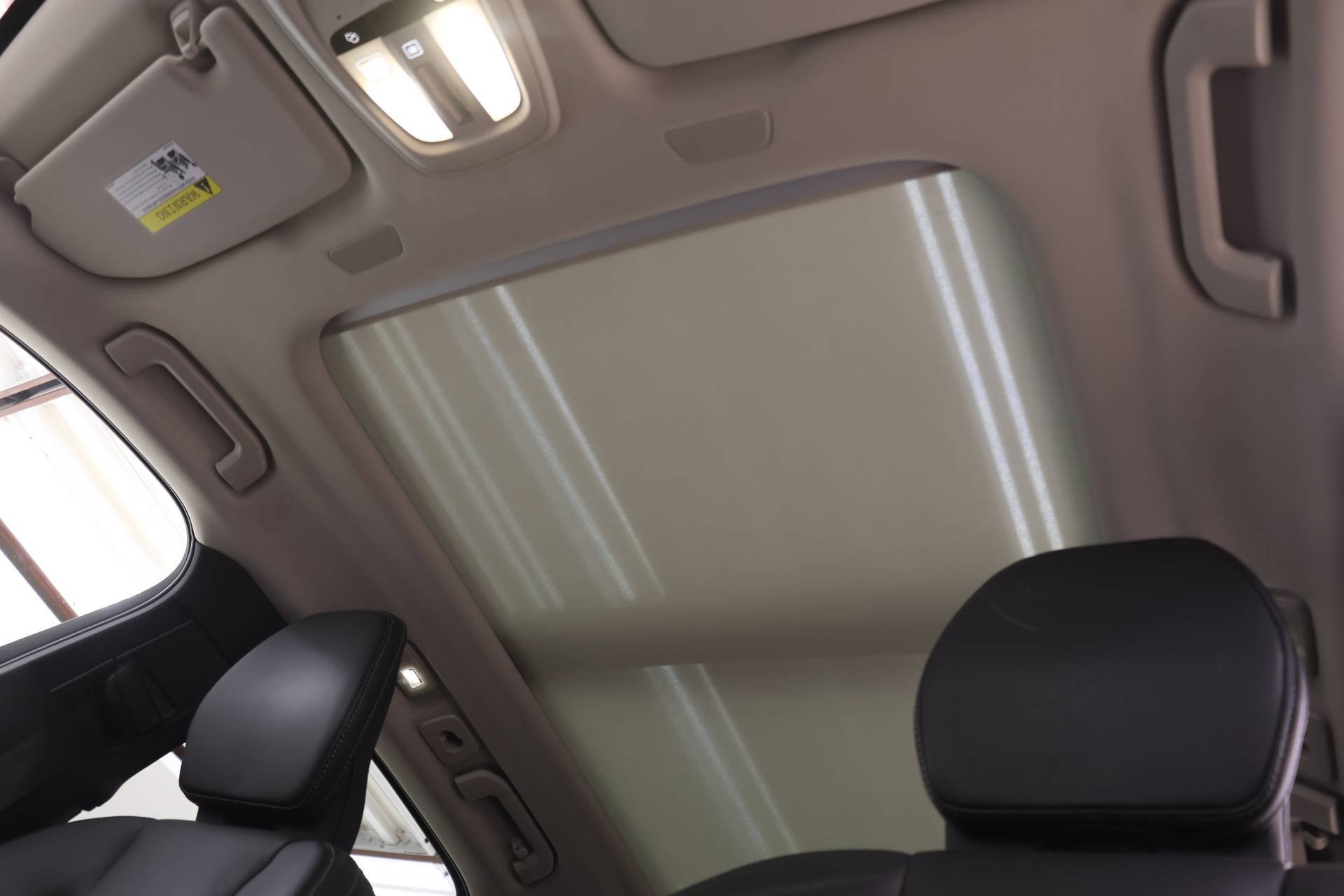 Certified 2023 Volvo XC60 B5 Ultimate w/ Protection Package Premier image 22