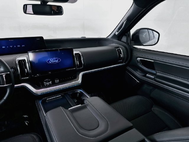 New 2026 Ford Expedition Platinum w/ Stealth Appearance Package AWD/4WD image 25