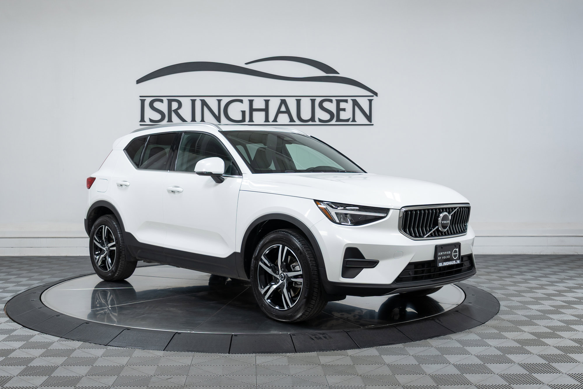 Certified 2025 Volvo XC40 B5 Core image 3