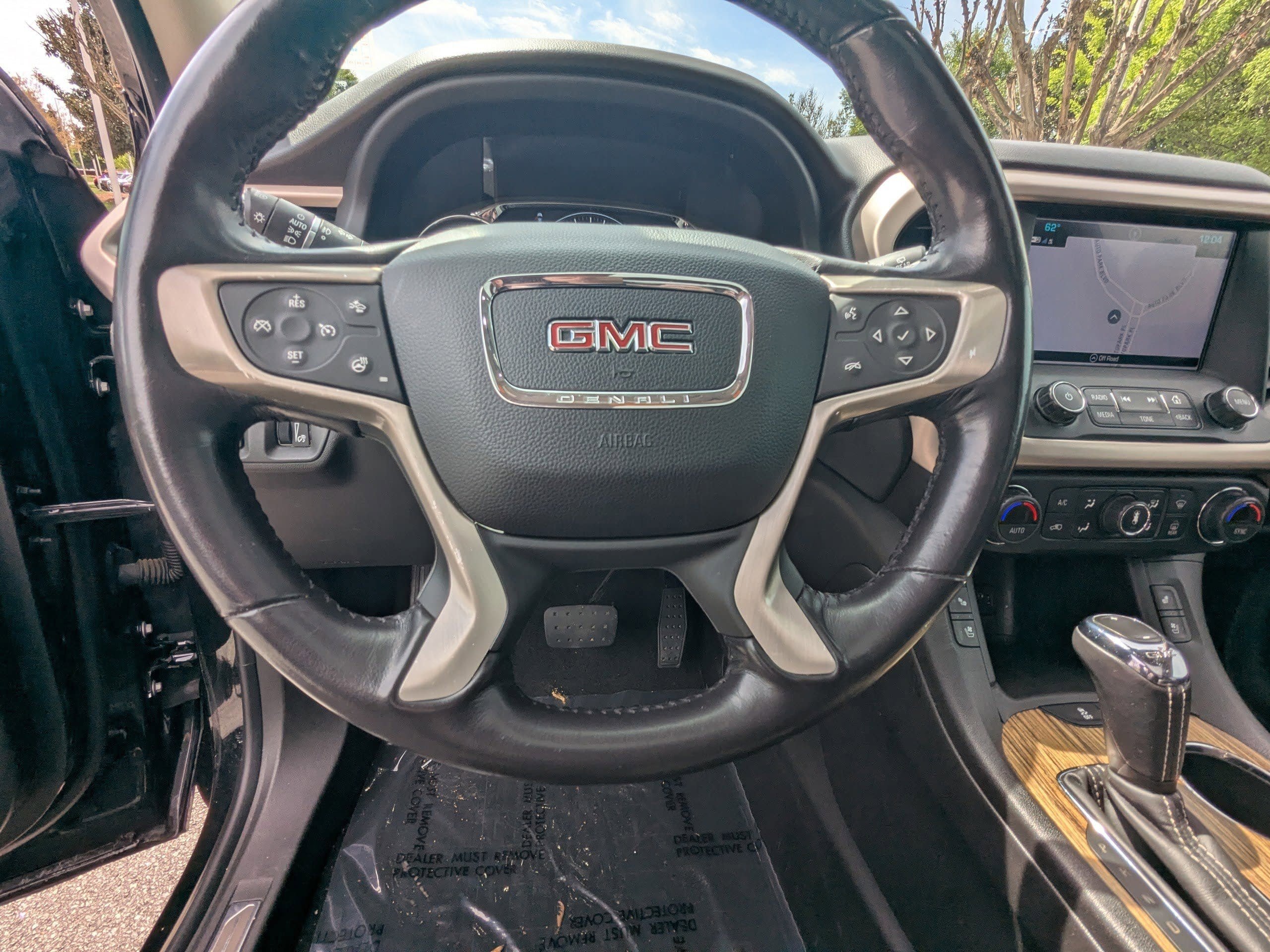Used 2019 GMC Acadia Denali w/ Technology Package FWD image 23