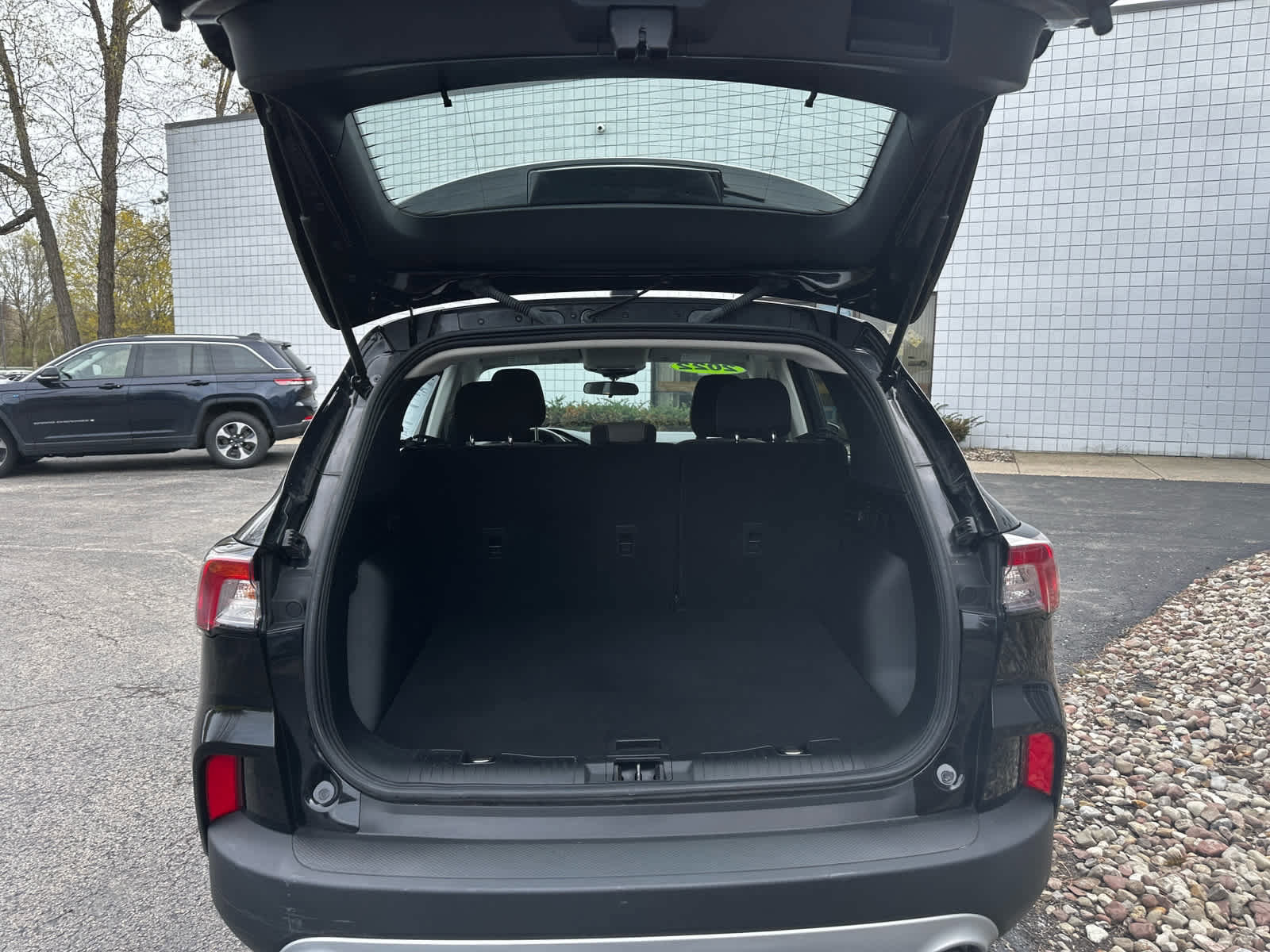 Used 2022 Ford Escape S AWD/4WD image 10