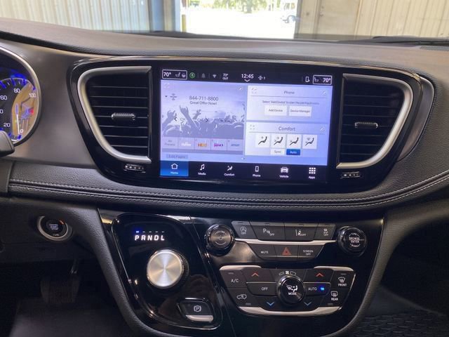 Used 2026 Chrysler Pacifica Select image 39