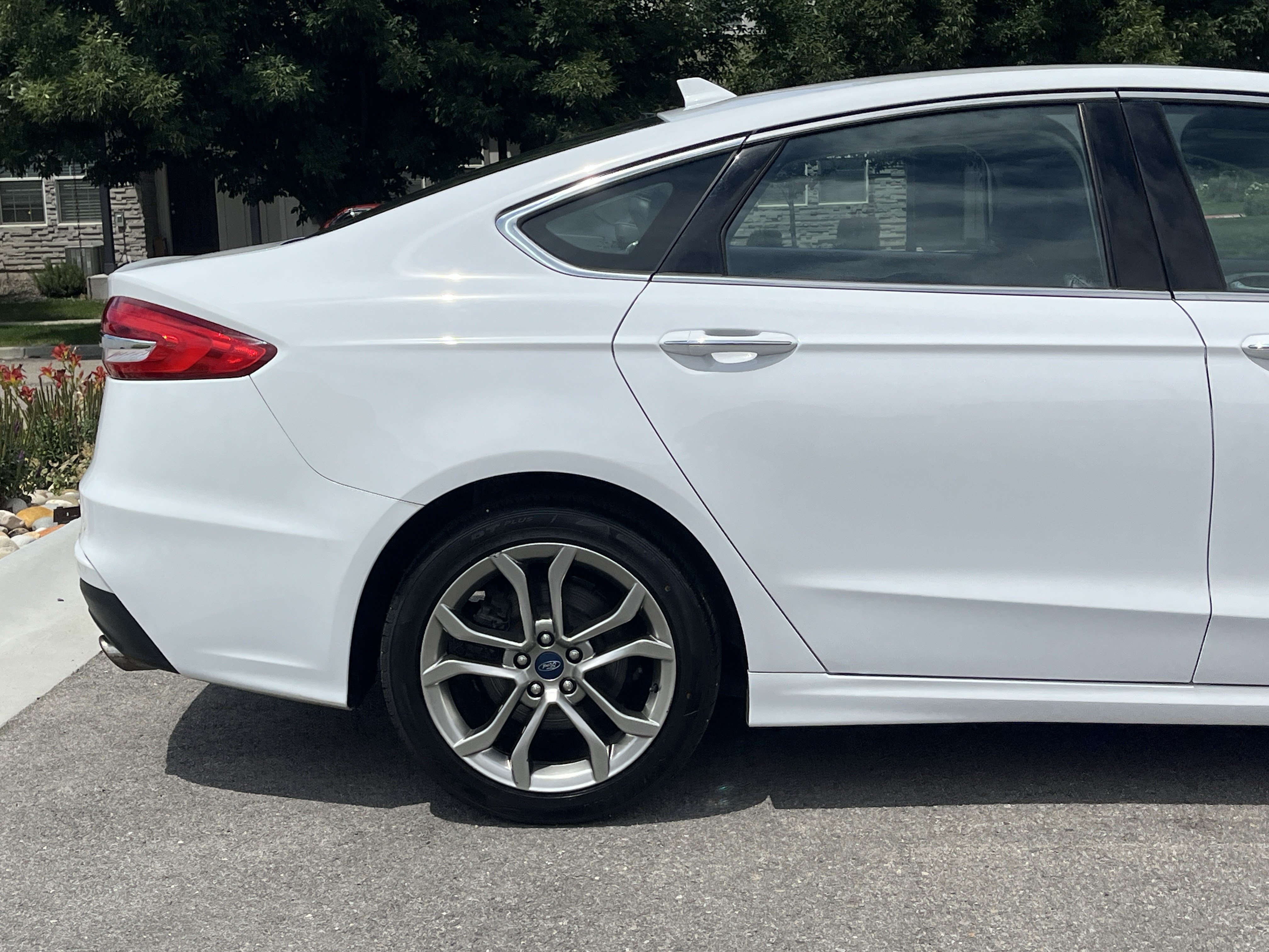 Used 2019 Ford Fusion SEL FWD image 6