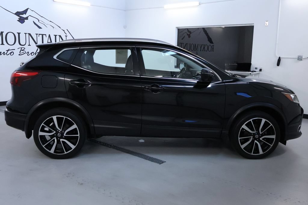 Used 2018 Nissan Rogue Sport SL w/ SL Premium Package AWD/4WD image 8