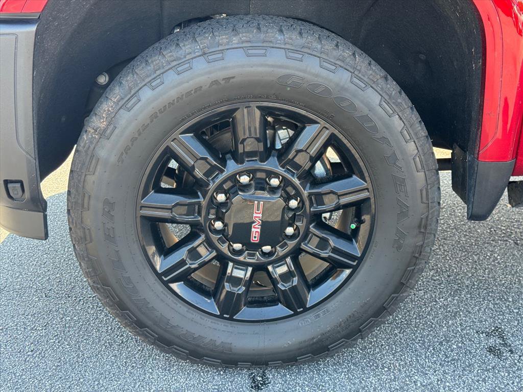 Used 2024 GMC Sierra 2500 AT4 w/ AT4 Premium Plus Package AWD/4WD image 9