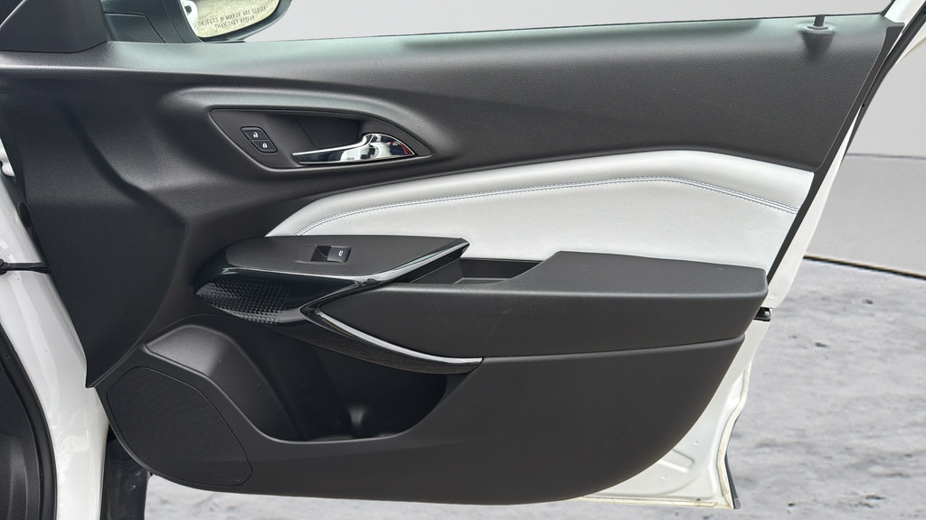Used 2024 Chevrolet Trax LT FWD image 23