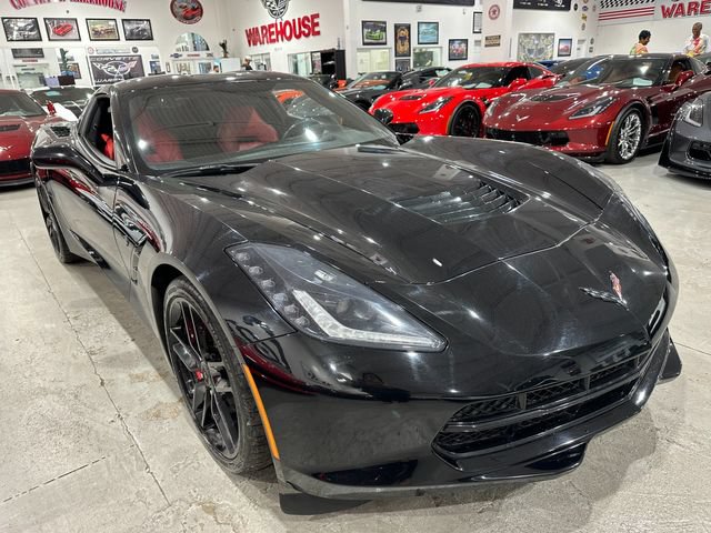 Used 2019 Chevrolet Corvette Stingray Coupe w/ Carbon Flash Badge Package RWD image 4