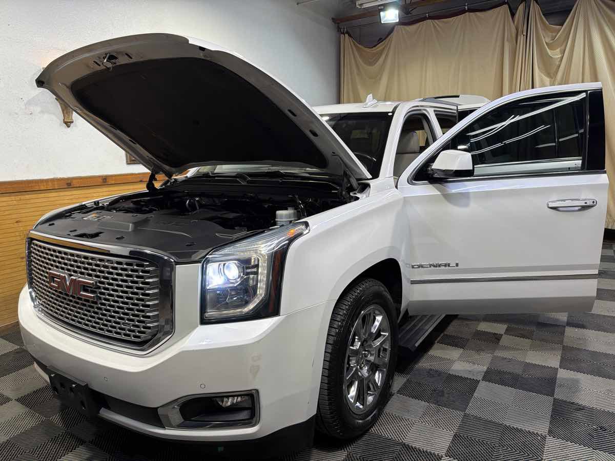Used 2016 GMC Yukon XL Denali w/ Open Road Package RWD image 9