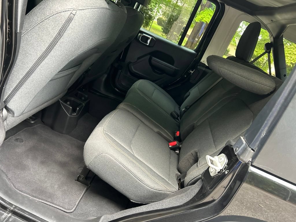 Used 2024 Jeep Wrangler Unlimited Sport AWD/4WD image 26
