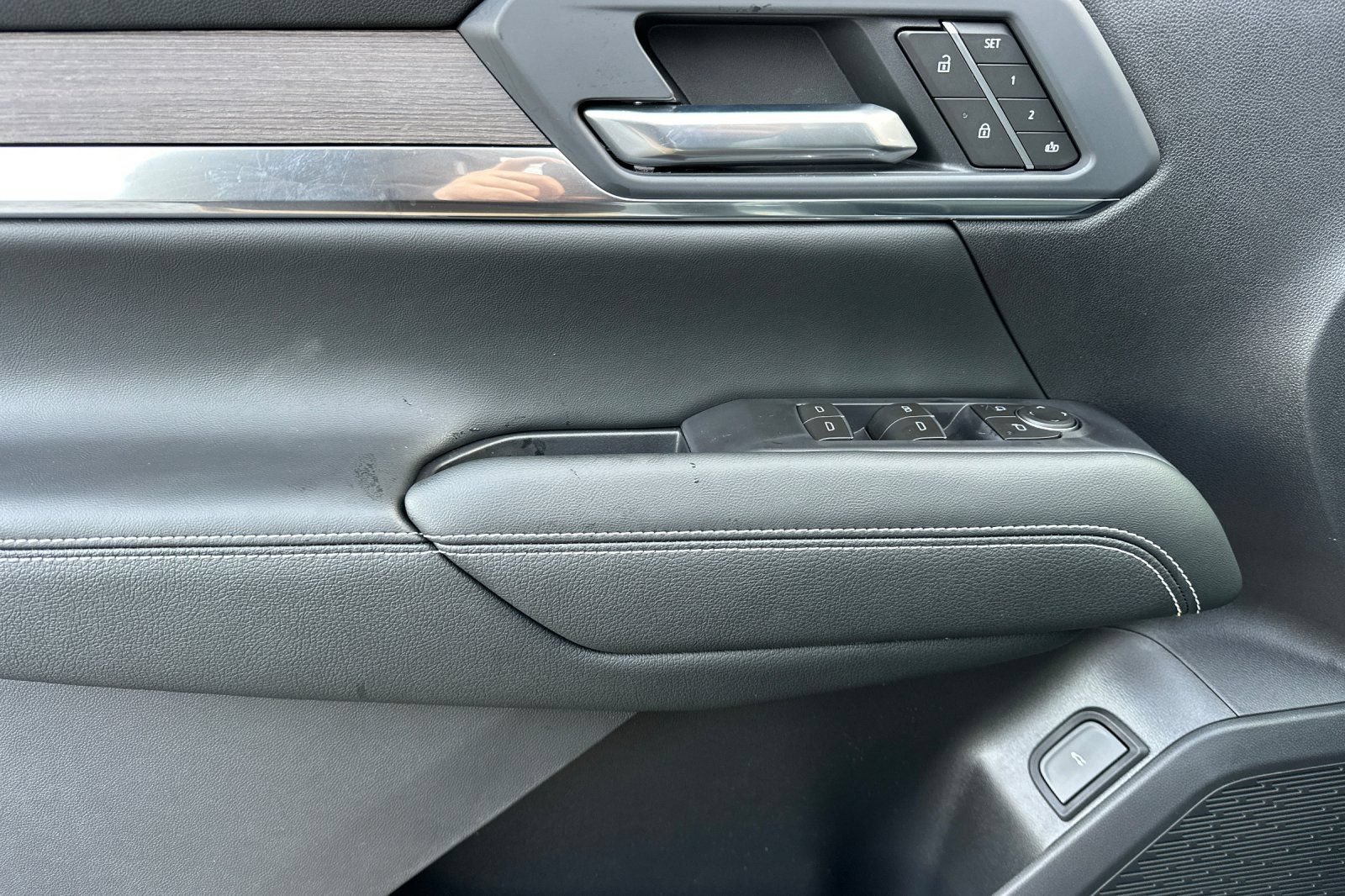 New 2026 GMC Terrain Denali w/ LPO, Floor Liner Package AWD/4WD image 10