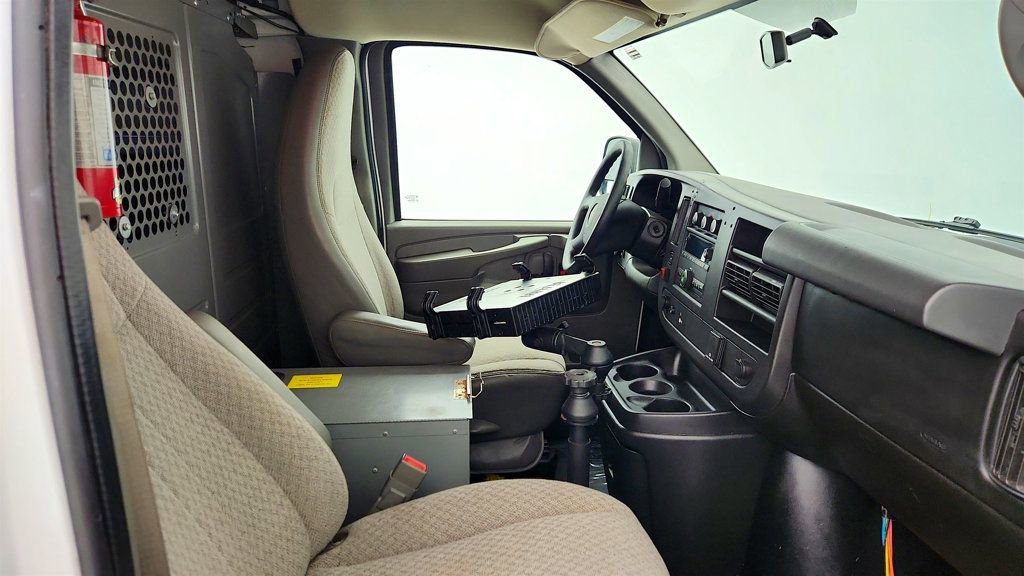 Used 2015 GMC Savana 2500 RWD image 19