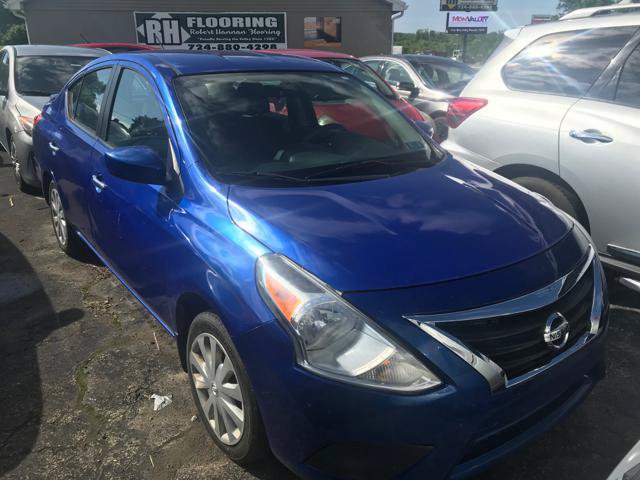 Used 2016 Nissan Versa SV FWD image 1