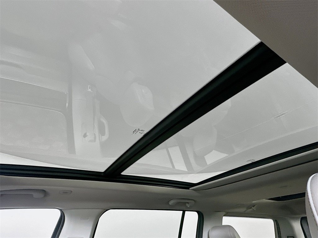 Used 2022 Jeep Wagoneer Series III w/ Premium Group I image 21