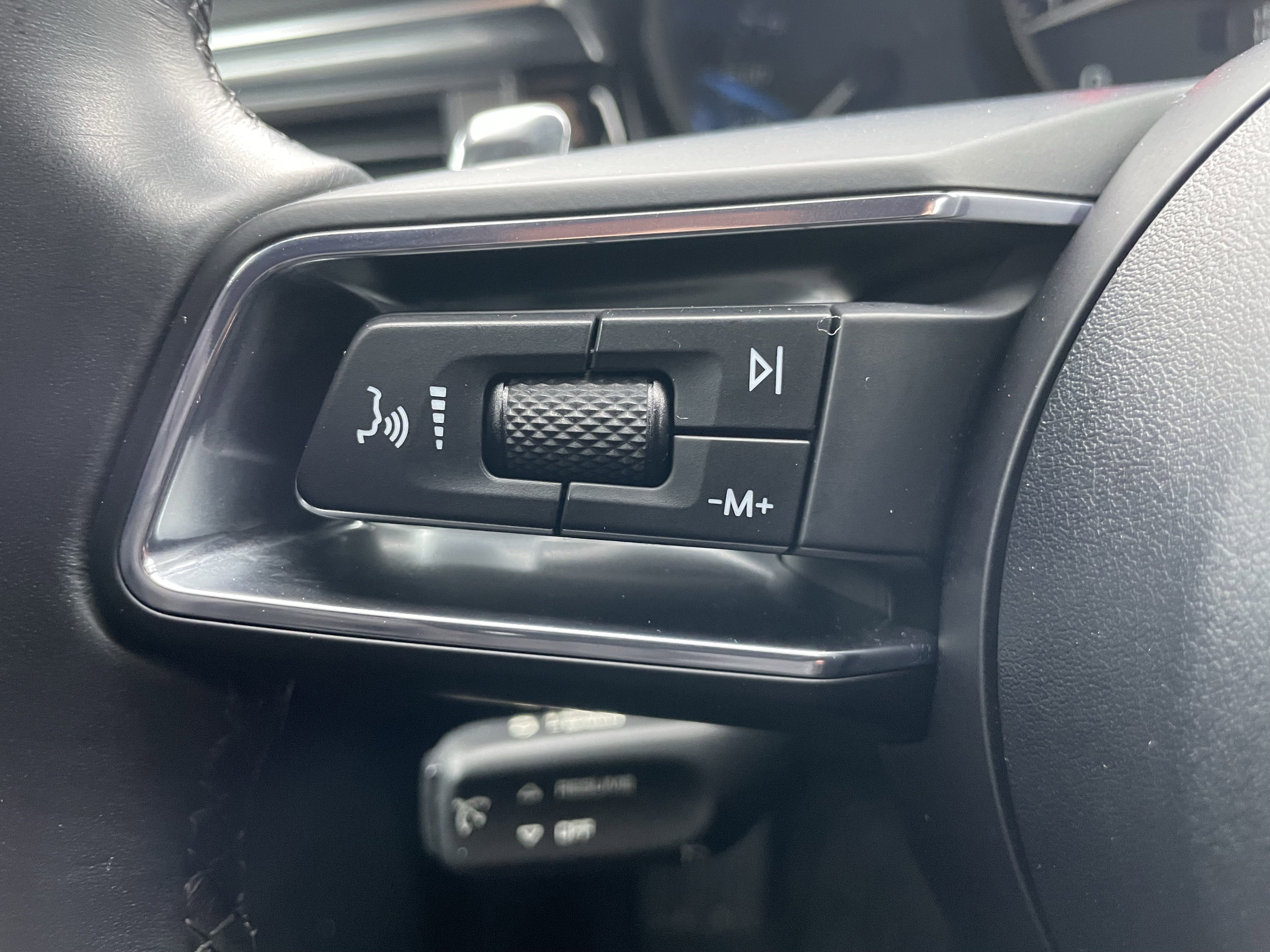 Used 2022 Porsche Macan image 23