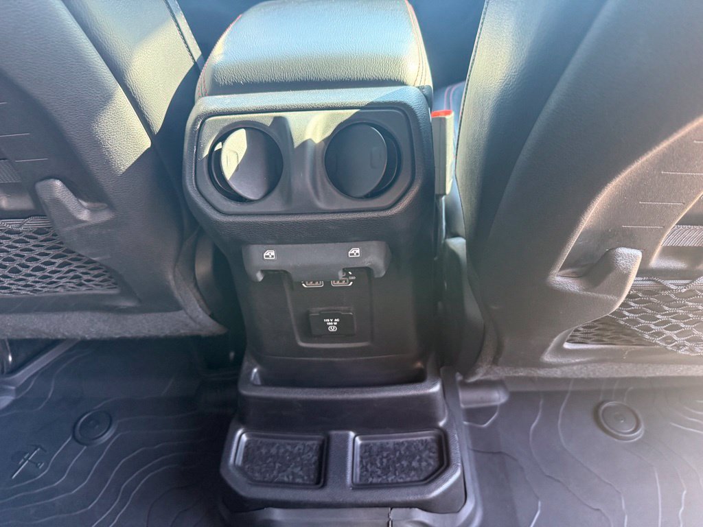 Used 2018 Jeep Wrangler Unlimited Rubicon w/ Dual Top Group AWD/4WD image 18