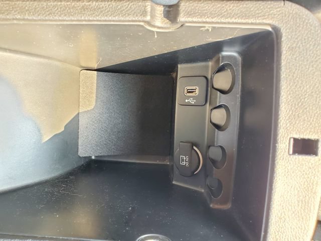 Used 2018 Jeep Cherokee Latitude Plus w/ Comfort/Convenience Group AWD/4WD image 33
