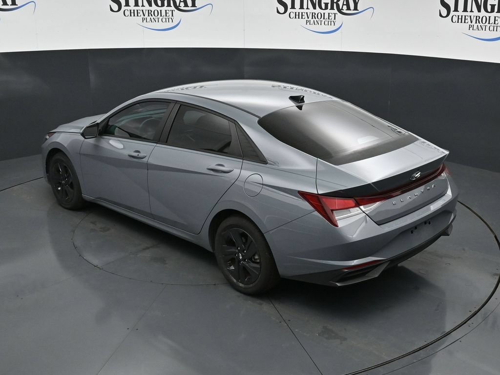 Used 2023 Hyundai Elantra SEL w/ Preferred Accessory Package FWD image 22
