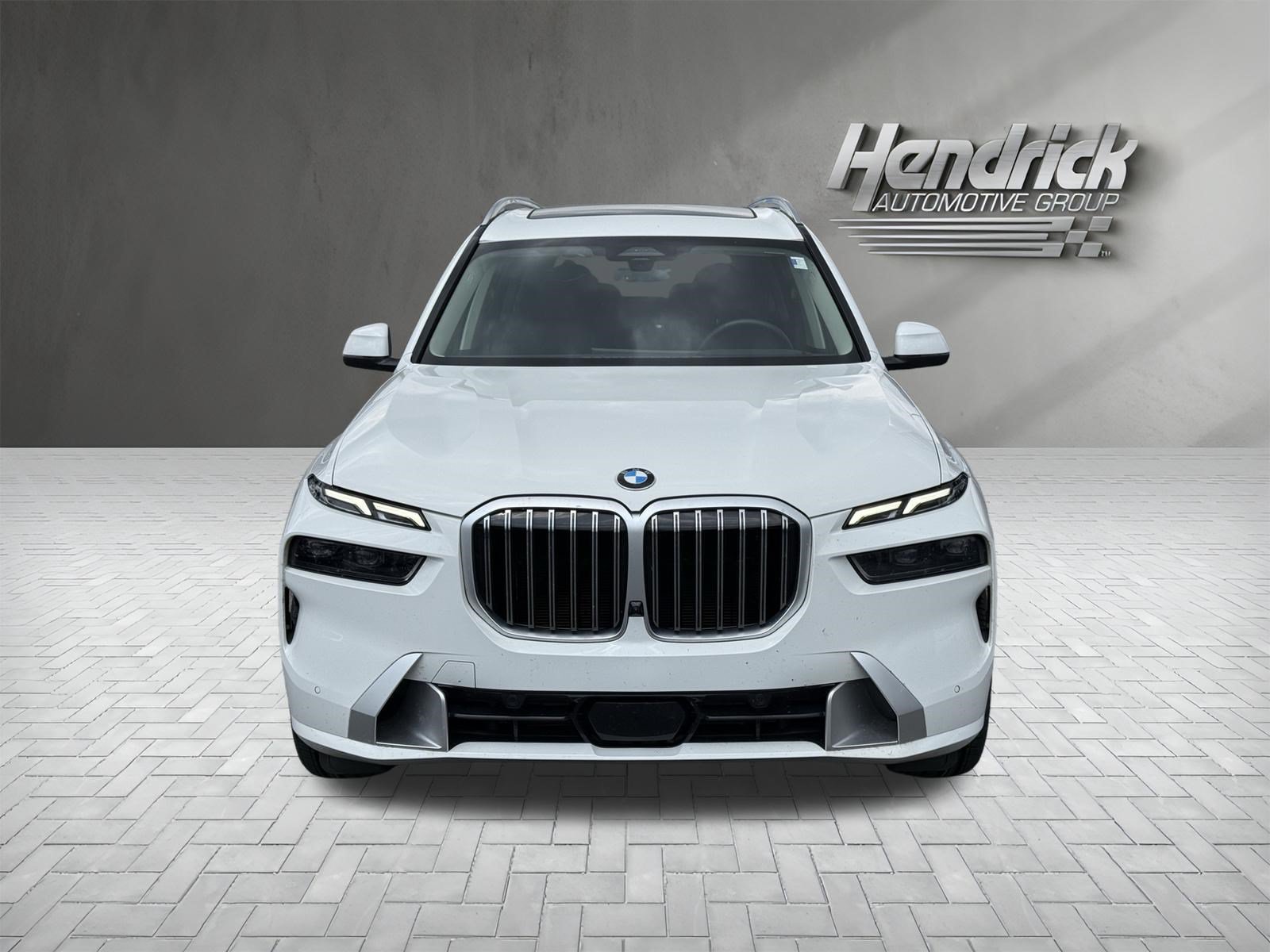 Used 2023 BMW X7 xDrive40i w/ Premium Package AWD/4WD image 3