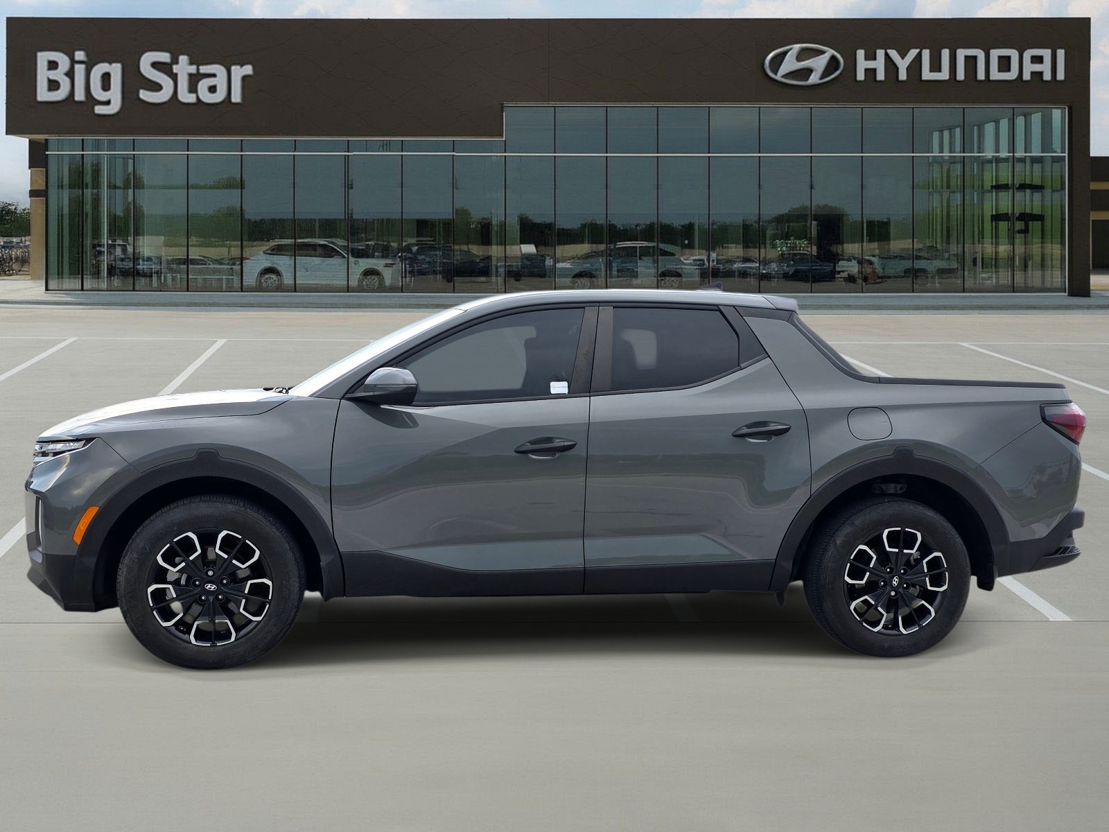 Used 2023 Hyundai Santa Cruz SEL FWD image 2