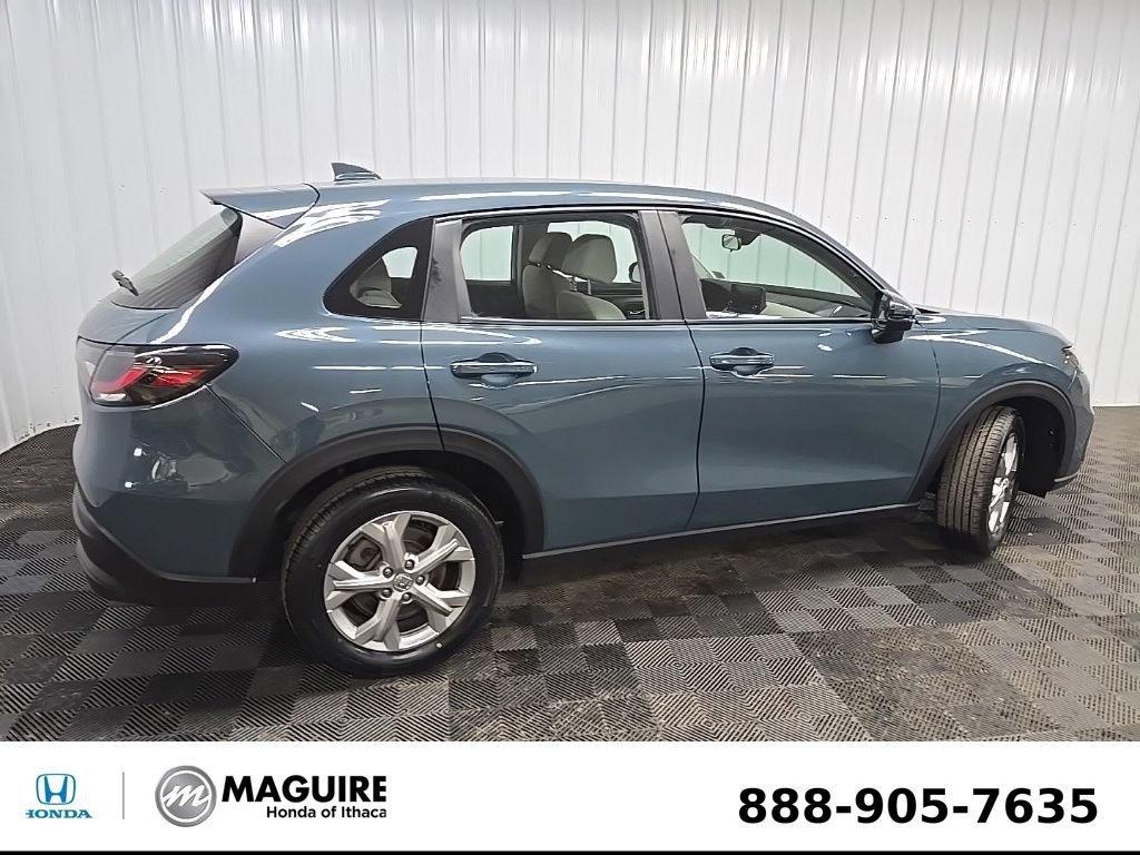 Used 2023 Honda HR-V LX image 3
