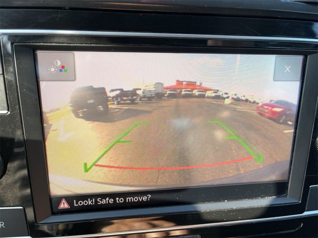 Used 2019 Volkswagen Golf S image 17