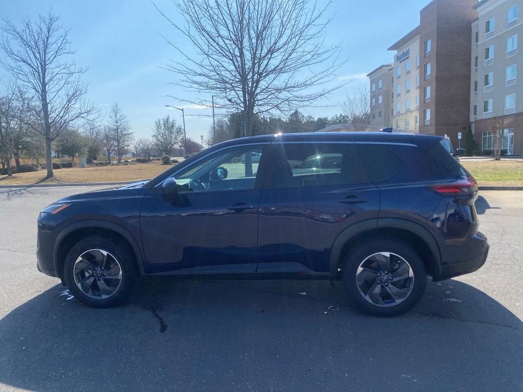 Used 2025 Nissan Rogue SV image 6