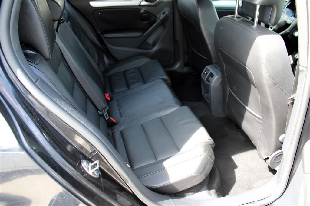 Used 2012 Volkswagen Golf 4-Door image 21