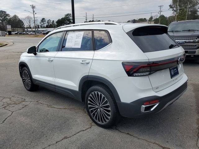 Certified 2025 Volkswagen Taos SE w/ Panoramic Sunroof Package image 6