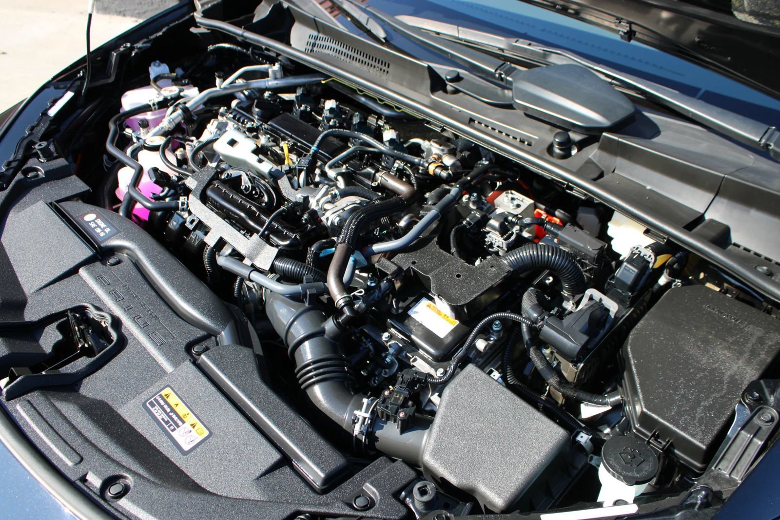 Used 2025 Toyota Prius LE FWD image 30