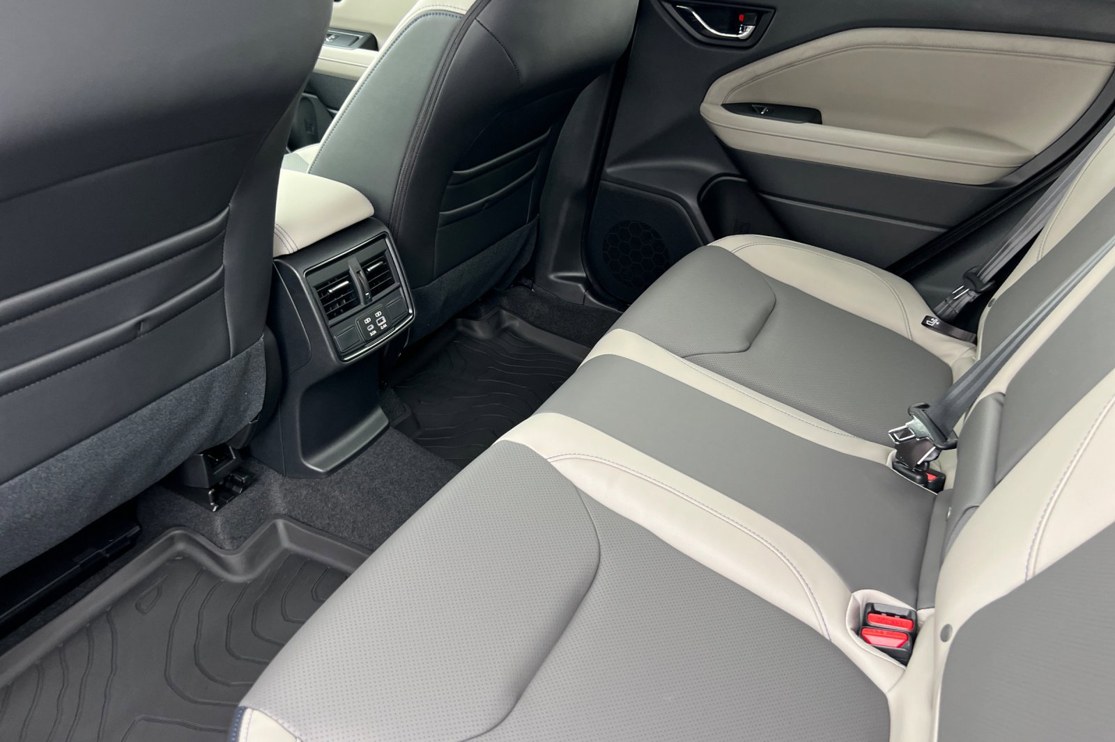 New 2025 Subaru Forester Limited w/ Popular Package image 12