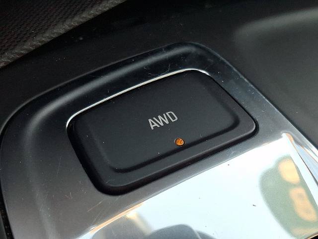 Used 2024 Chevrolet Equinox LT w/ LPO, Floor Liner Package AWD/4WD image 23