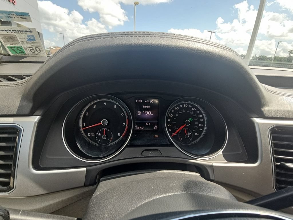 Used 2018 Volkswagen Atlas SEL FWD image 33