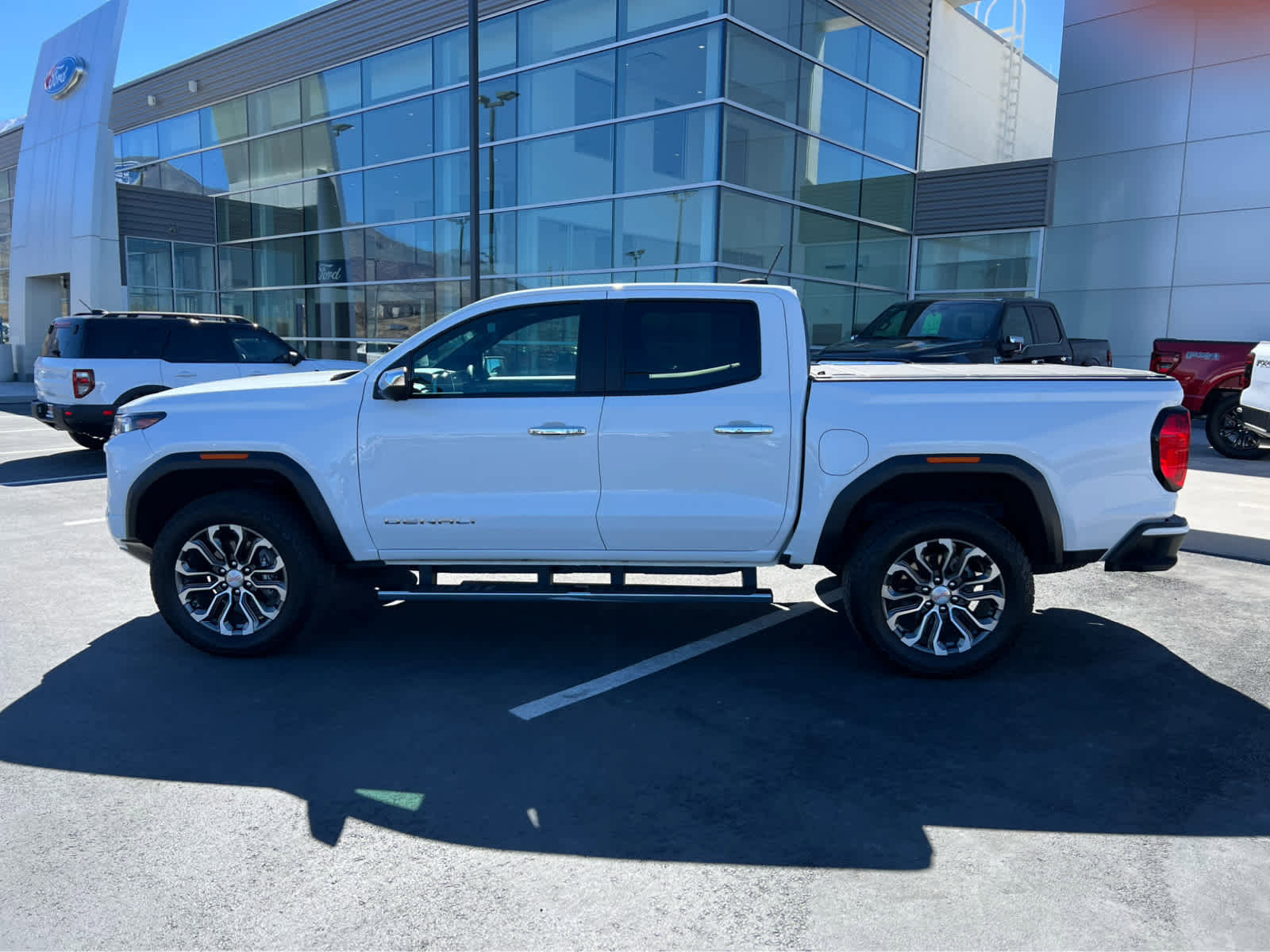 Used 2023 GMC Canyon Denali image 12