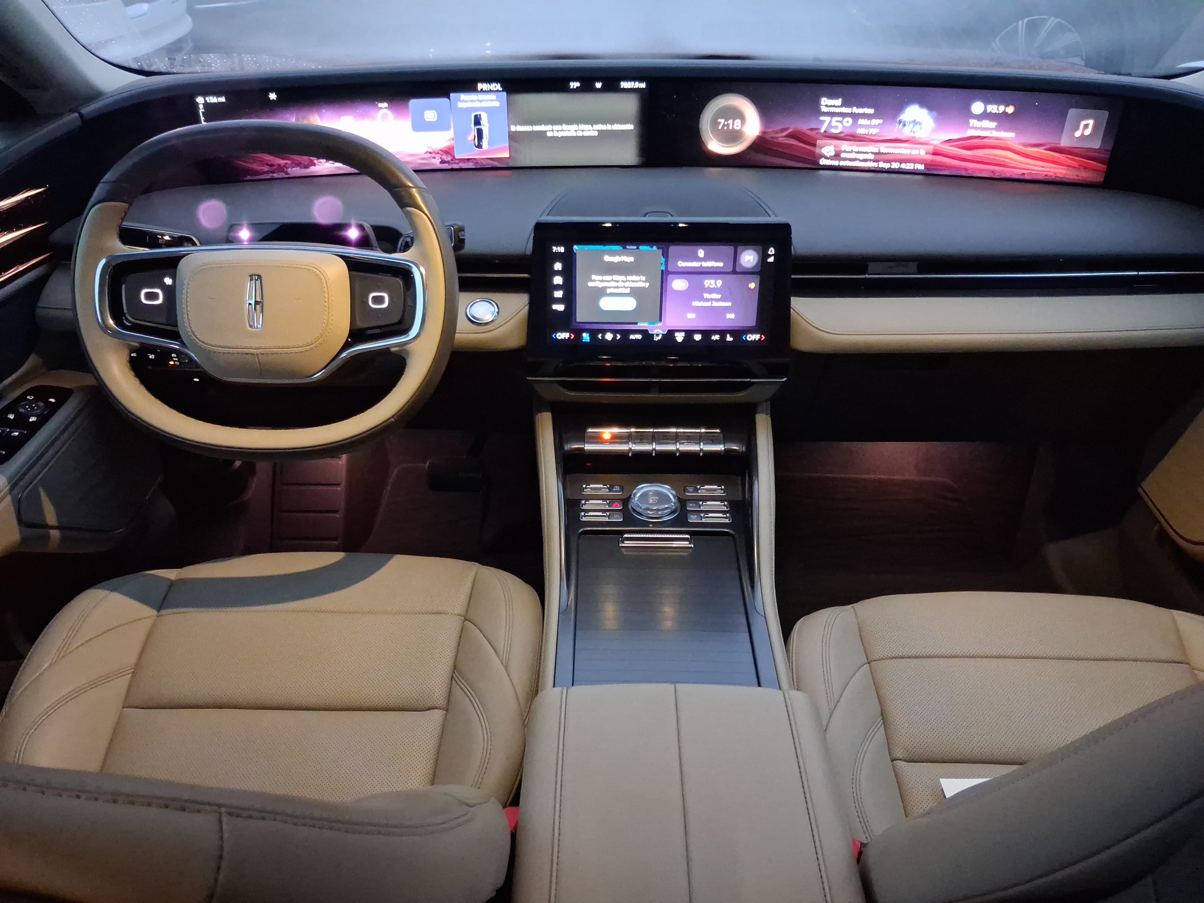 Certified 2024 Lincoln Nautilus Premier AWD/4WD image 7